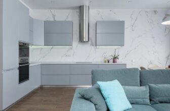 How to Make a Bold Statement With Kitchen Accent Walls